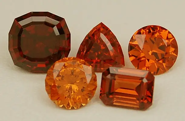 Gems News Color Gems Outshine Diamonds in Turbulent Market 4