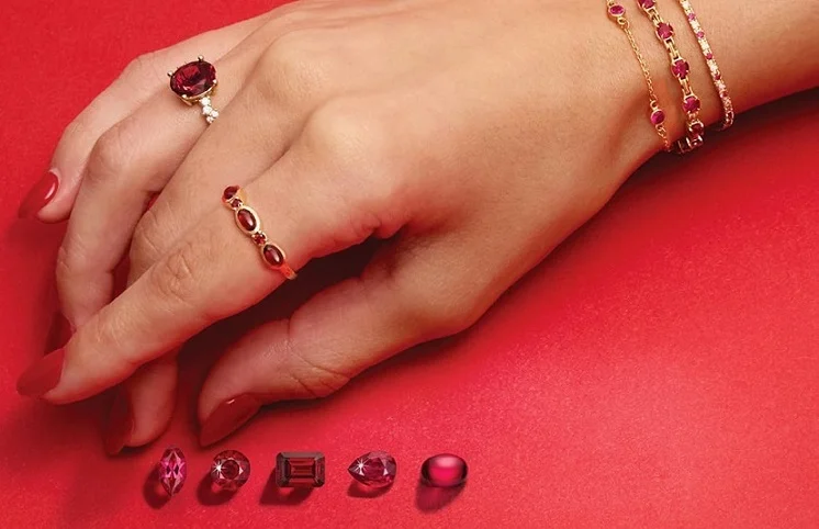 Gems News Signature Red Ignites American Gem Trade Association AGTA Spectrum Awards