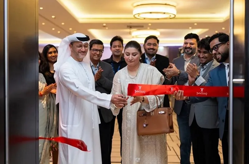 Gems News Tanishq Prive Dazzles Dubai With 800 Rare Jewels